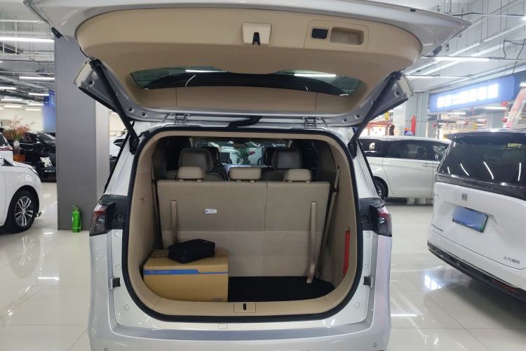 Used Buick GL8 New Energy 2025 Lu Shang Luxury Edition 7-Seater
