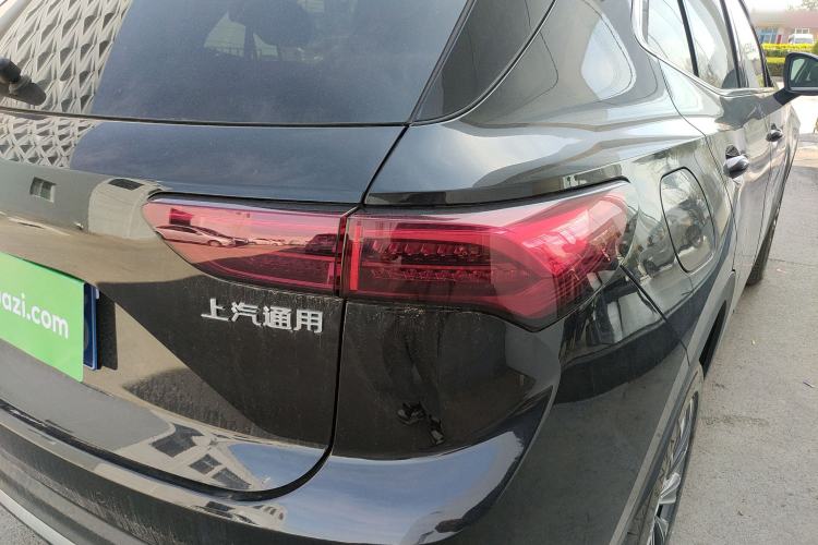 Used Buick Envision 2025 25T Entry-Grade Platinum Edition Right Rear Taillight