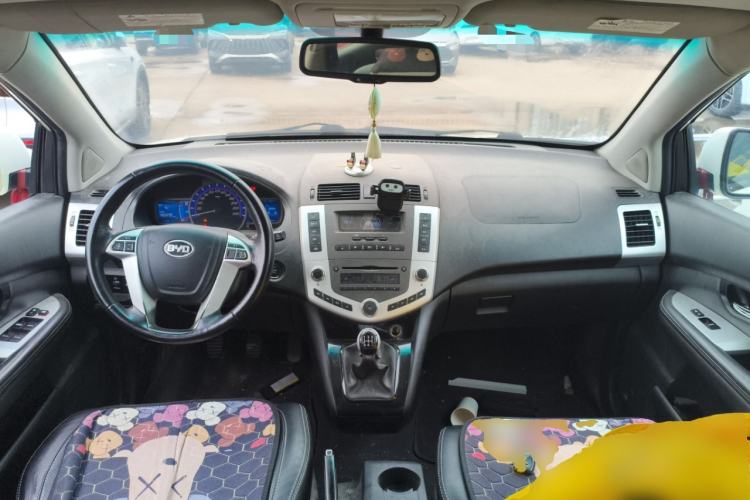 Used BYD S6 2014 2.0L Manual Luxury 5-Seater