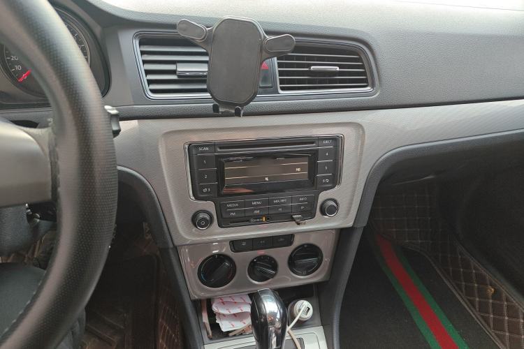 Used Volkswagen Lavida 2013 Revised Classic 1.6L Automatic Fashion Edition
