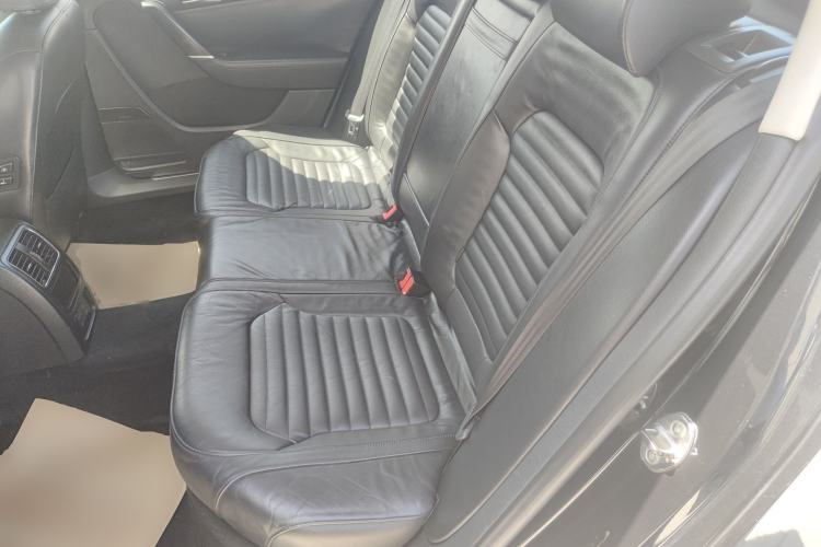 Used Volkswagen Magotan 2012 Revised 1.8TSI Luxury Version Left Rear Seat