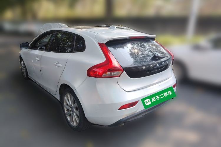 Used Volvo V40 2013 2.0T Zhiya Edition Rear Left 45 Deg