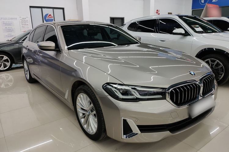 Used BMW 5 Series 2021 525Li Luxury Package Front Right 45 Deg