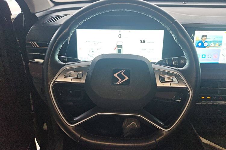 Used SOL X8 PLUS 2023 1.5 TGDI DCT Smart Home Edition 7-Seater