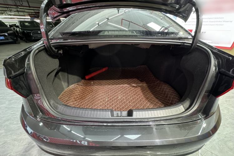 Used Volkswagen Sagitar 2021 280TSI DSG Luxury Smart Connectivity Edition Interior 8