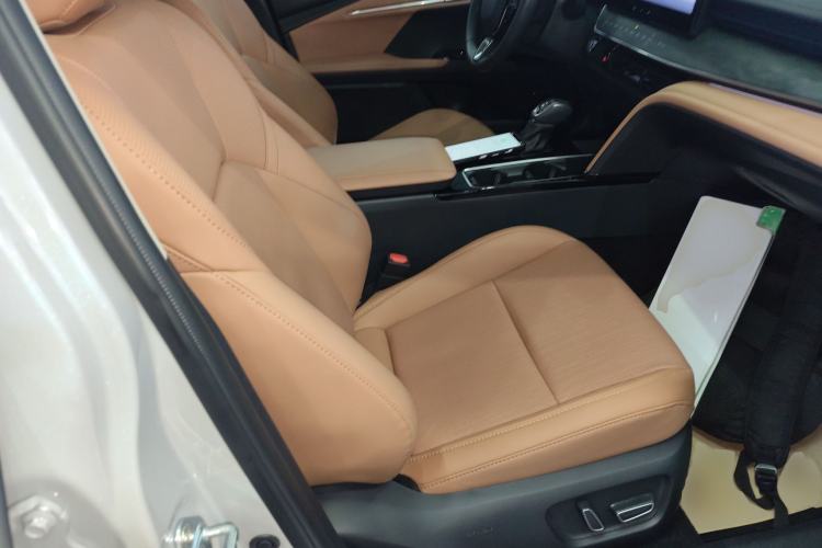 Used Toyota Camry 2024 Dual-Motor 2.0 HG Premium Edition
