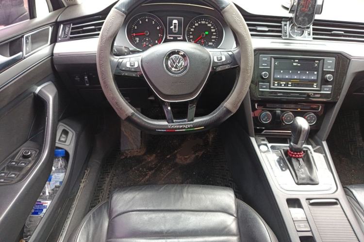 Used Volkswagen Magotan 2017 330TSI DSG Leading Model Steering Wheel