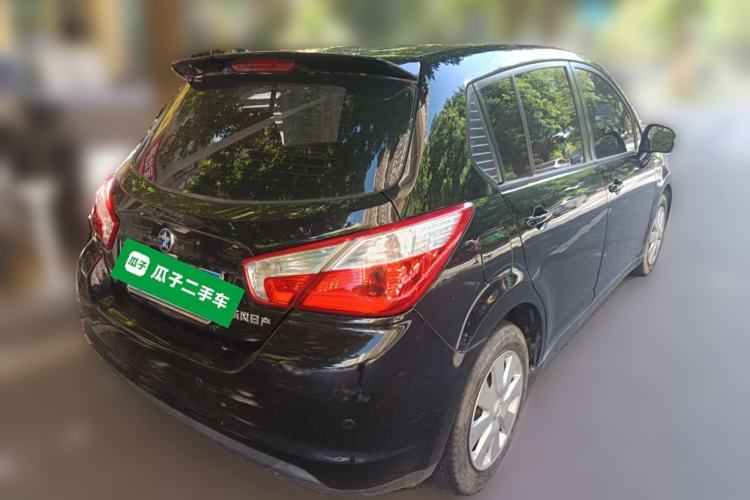 Used Venucia R50 2013 1.6L Automatic Fashion Edition
