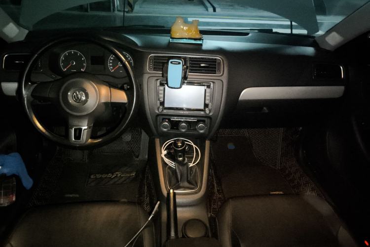 Used Volkswagen Sagitar 2014 Revised Version 1.6L Manual Comfort Edition
