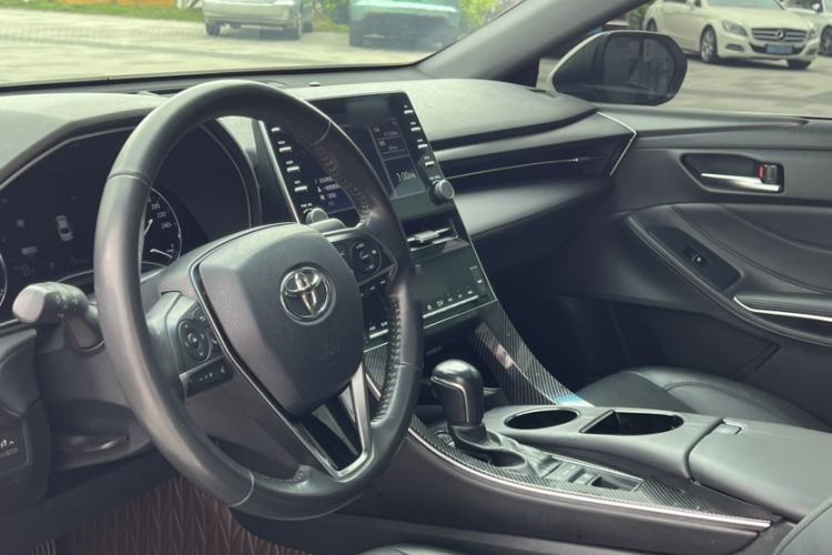 Used Toyota Avalon 2019 Dual-Engine 2.5L Luxury Edition China VI Standard