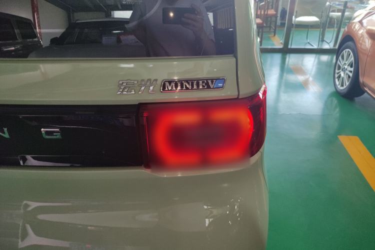 Used Wuling Hongguang MINIEV 2022 Macaron Premium Model – Lithium Iron Phosphate Exterior 3
