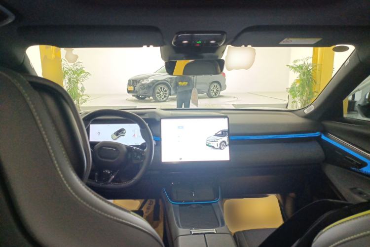 Used Lynk & Co 08 EM-P 2023 220km All-Wheel-Drive Performance Halo
