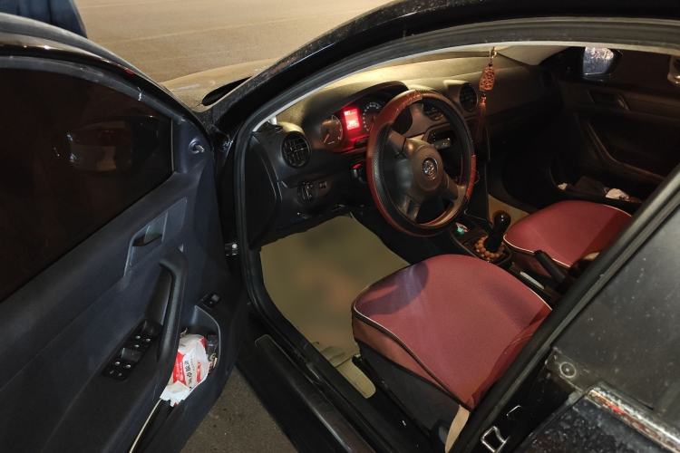 Used Volkswagen Jetta 2015 1.4L Manual Fashion Model