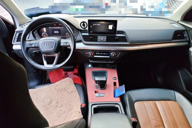 Used Audi Q5L 2020 Updated 40 TFSI Prestige Fashion Edition Center Console