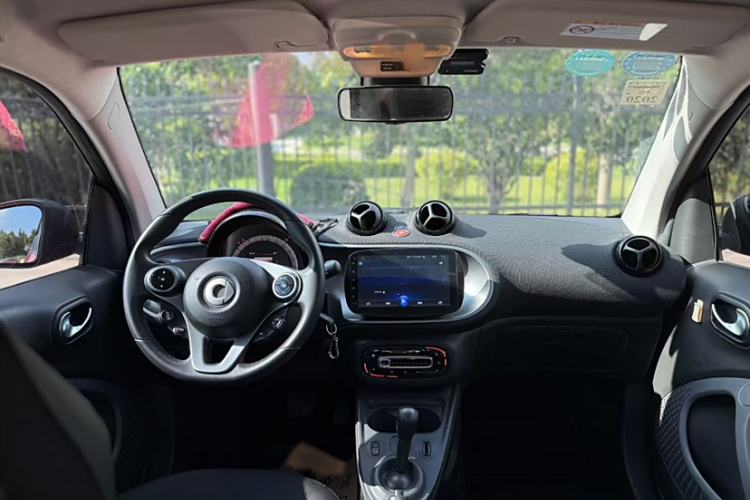 Used smart fortwo 2018 1.0L 52kW Hardtop Passion Edition China V Standard
