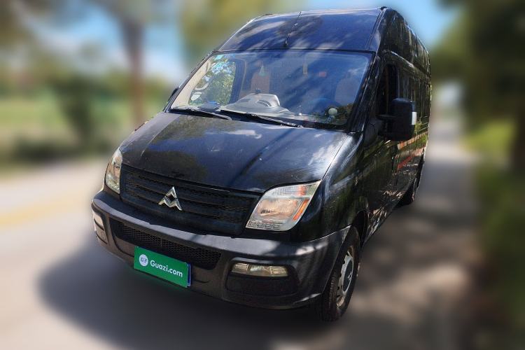 Used SAIC MAXUS Xintu V80 2014 2.5T Aotuntong Short Wheelbase Mid-Roof Model