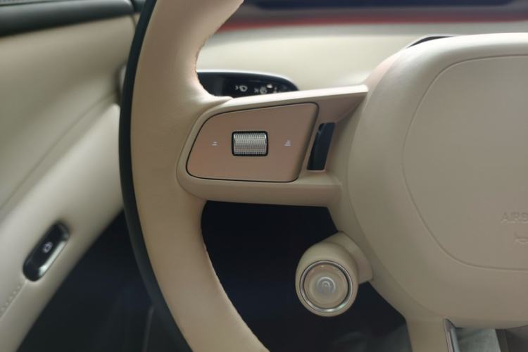 Used Xiaomi Auto YU7 2025 Ultra-Long Range High-Performance All-Wheel-Drive Max Edition
