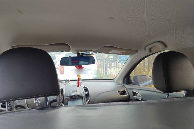 Used Baojun 610 2014 CROSS 1.5L Manual Comfort Model
