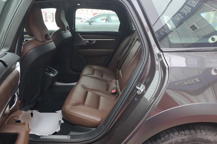 Used Volvo V90 2024 Cross Country B5 AWD Prestige Edition