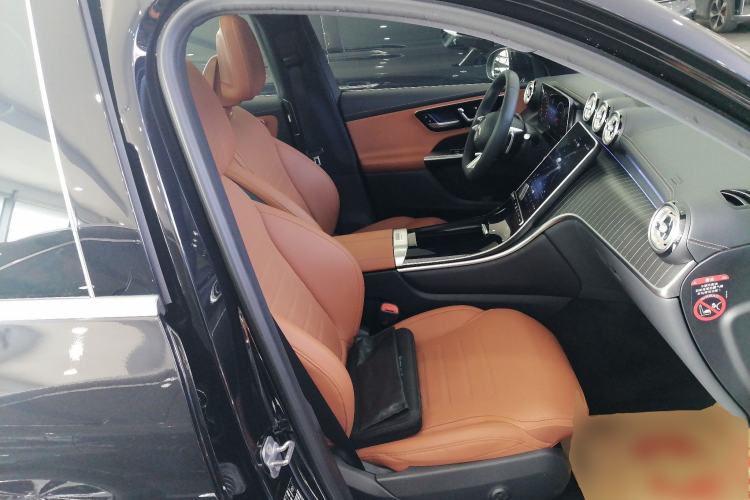 Used Mercedes-Benz GLC 2023 GLC 300 L 4MATIC Dynamic 7-Seater
