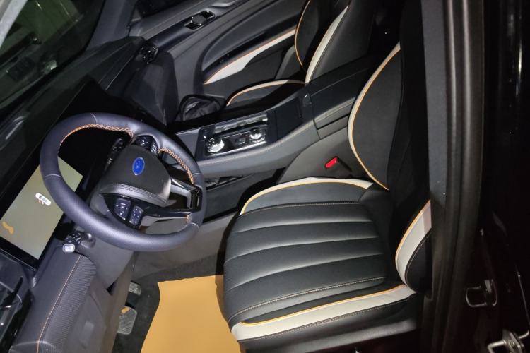 Used Ford Equator 2023 EcoBoost 225 Obsidian Orange Edition Prestige 7-Seater (2/2/3)
