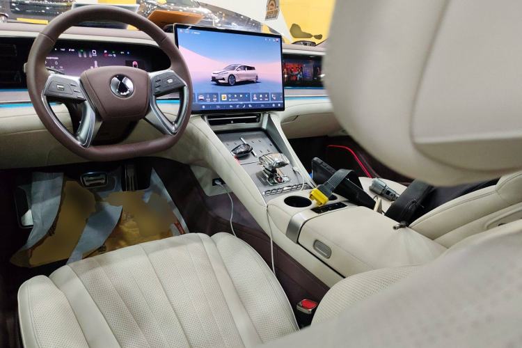 Used Denza Z9GT 2024 1100 Four-Wheel Drive Ultra Version