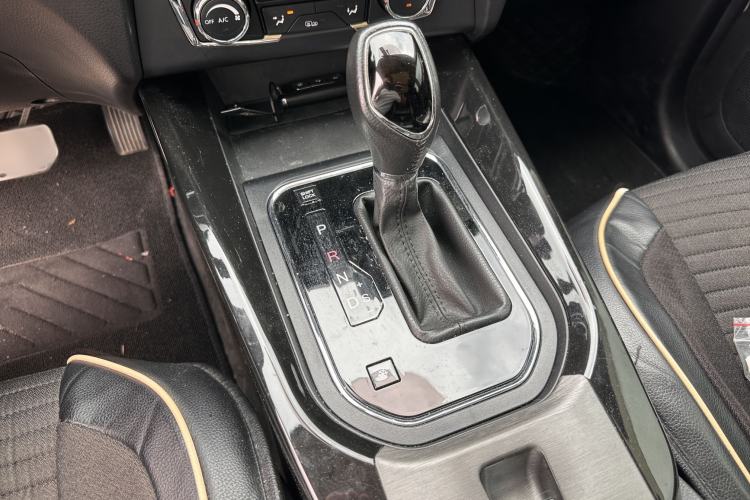 Used Dongfeng Fengon S560 2018 1.8L CVT Smart Connect 7-Seater