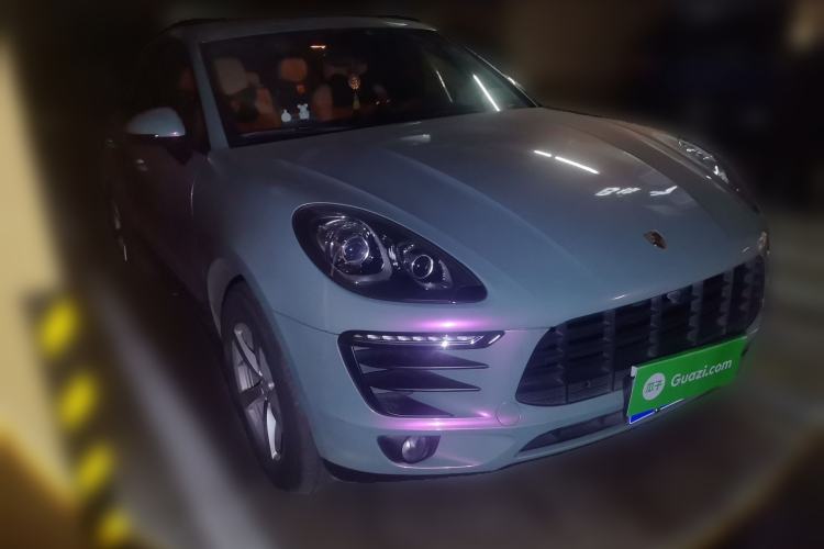 Used Porsche Macan 2016 Macan 2.0T Front Right 45 Deg