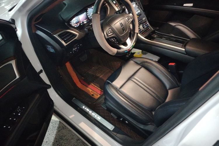 Used Lincoln MKZ 2018 2.0T Premium Edition Driver Seat