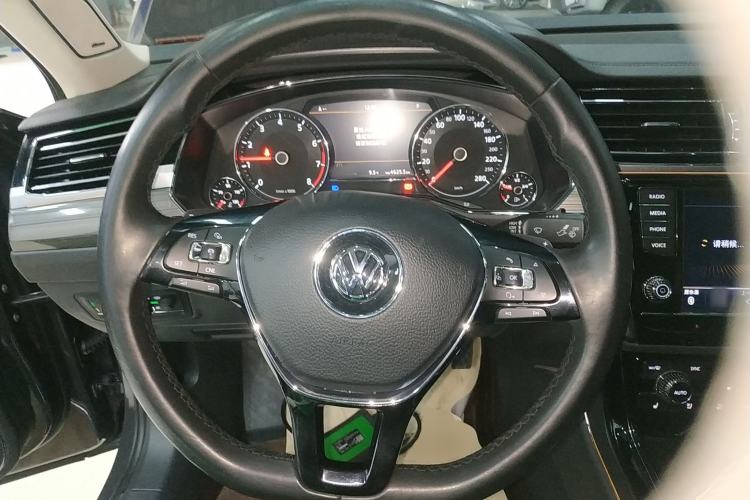 Used Volkswagen Phideon 2016 480 V6 4x4 Executive Flagship Edition
