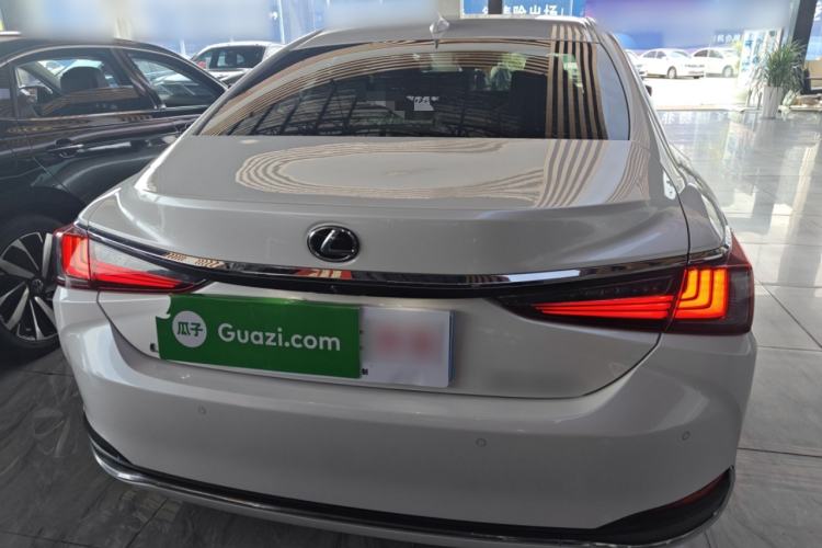 Used Lexus ES 2022 200 Excellence Edition
