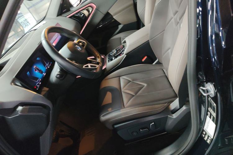 Used BMW X3 2025 xDrive30L Luxury Edition M Sport Package Left Front Seat