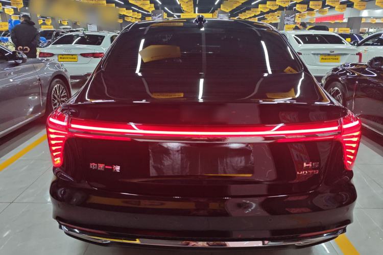 Used Hongqi H5 2025 2.0T Automatic Flag Edition – 500 000 Units Commemorative Version
