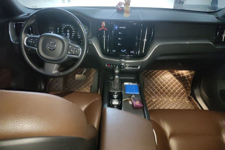 Used Volvo XC60 2021 T5 4x4 Smart Luxury Edition
