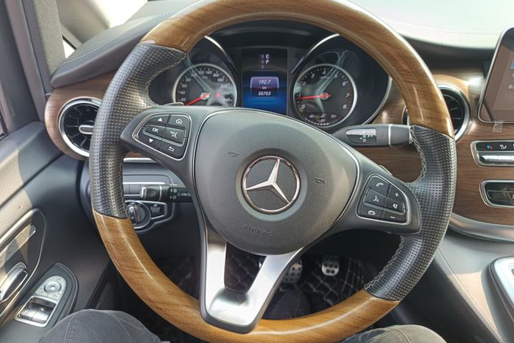 Used Mercedes-Benz V-Class 2021 V 260 Prestige Edition Steering Wheel