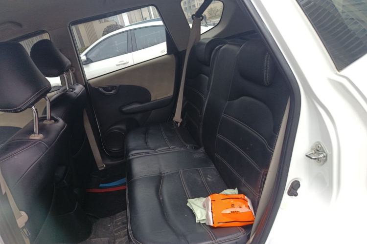 Used Honda Fit 2011 1.3L automatic comfort version
