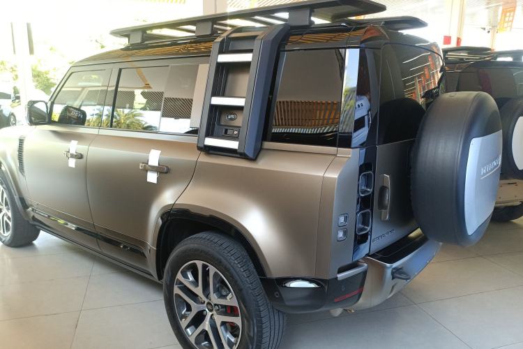 Used Land Rover Defender 2021 110 P400 X Exterior 2