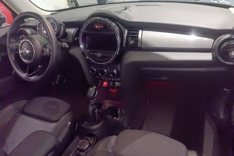 Used MINI MINI 2016 1.5T COOPER Avant-Garde