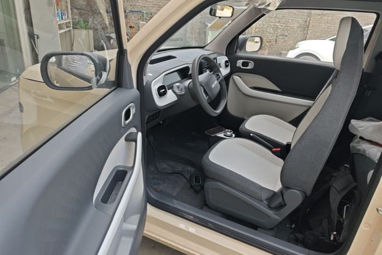 Used Geely Galaxy Panda 2025 210 km – Yuanqi Bear Driver Seat