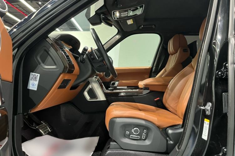 Used Land Rover Range 2017 3.0 SC V6 AB Prestige Extended Edition Interior 4