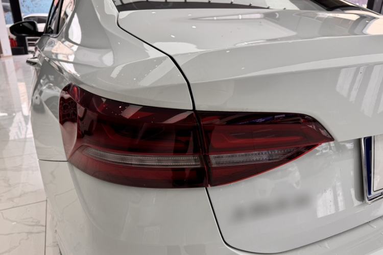 Used Volkswagen Lavida 2024 1.5L Automatic Starry Sky 5 Million Edition Exterior 4