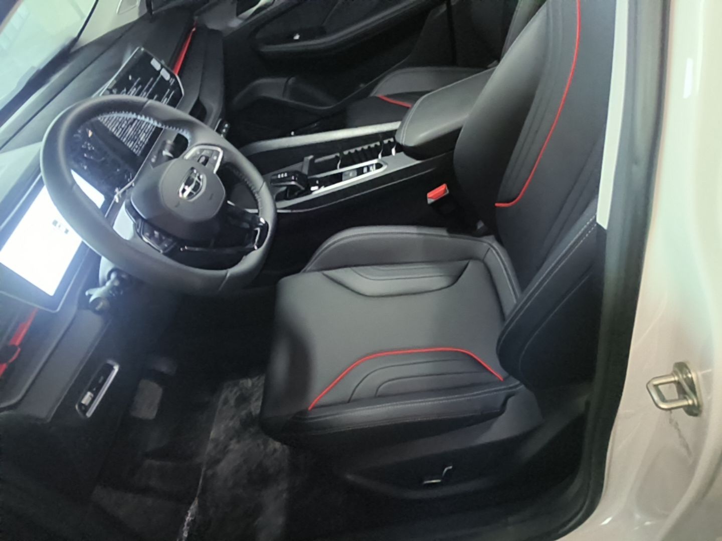 Geely Auto Binray 2024 Binrui COOL 1.5T DCT Longteng Edition — снимка 17
