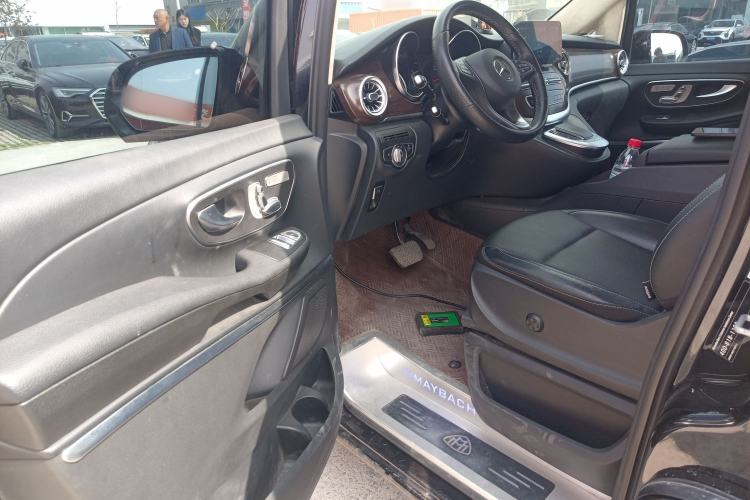 Used Mercedes-Benz V-Class 2020 V 260 Avantgarde Edition
