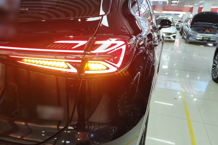 Used Hongqi HS5 2023 2.0T Qixiang Pro Edition