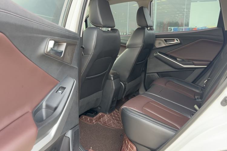 Used CHANGAN CS15 2019 1.5L Manual Entry-Level Version China VI Standard Interior 8