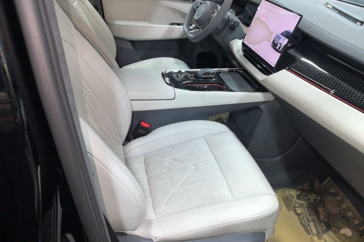 Used Zeekr 009 2024 Six-Seat Executive Version 4WD 108 kWh
