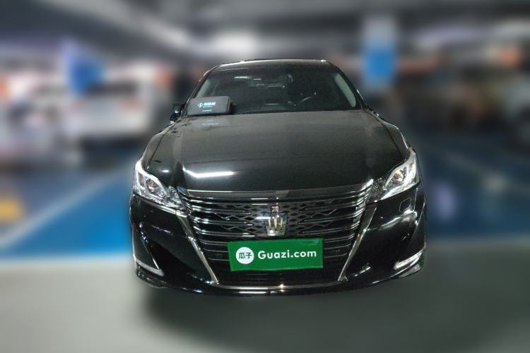 Used Toyota Crown 2018 2.0T Fashion Edition Front