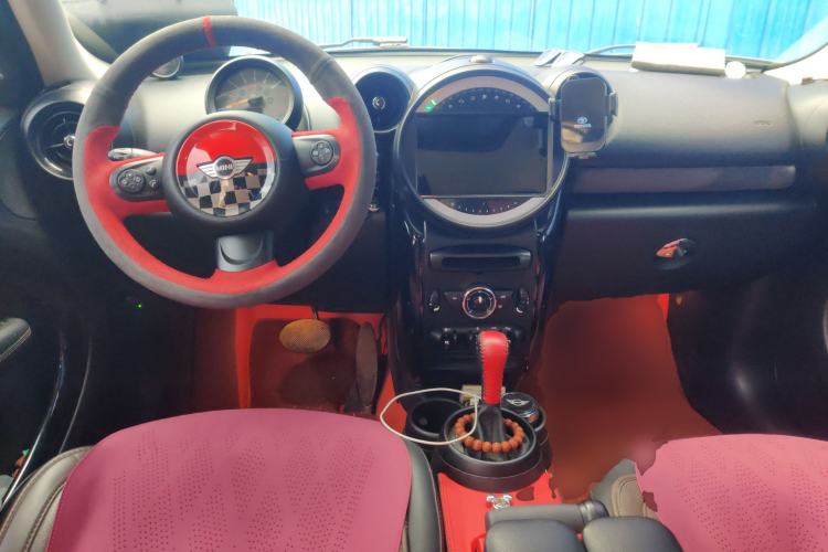 Used MINI Countryman 2016 1.6T COOPER ALL4 Fun Equipment Enthusiast Center Console