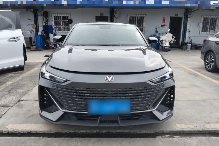 Used Changan UNI-V 2022 1.5T Prestige Version