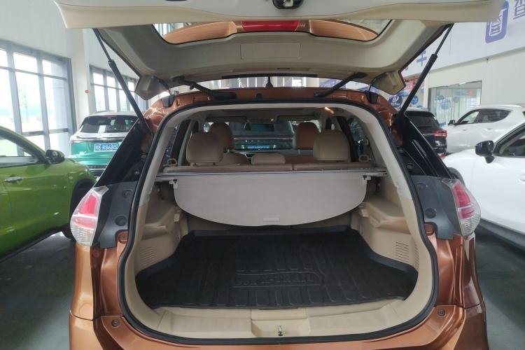 Used Nissan X-Trail 2015 2.0L CVT Comfort MAX Edition 2WD